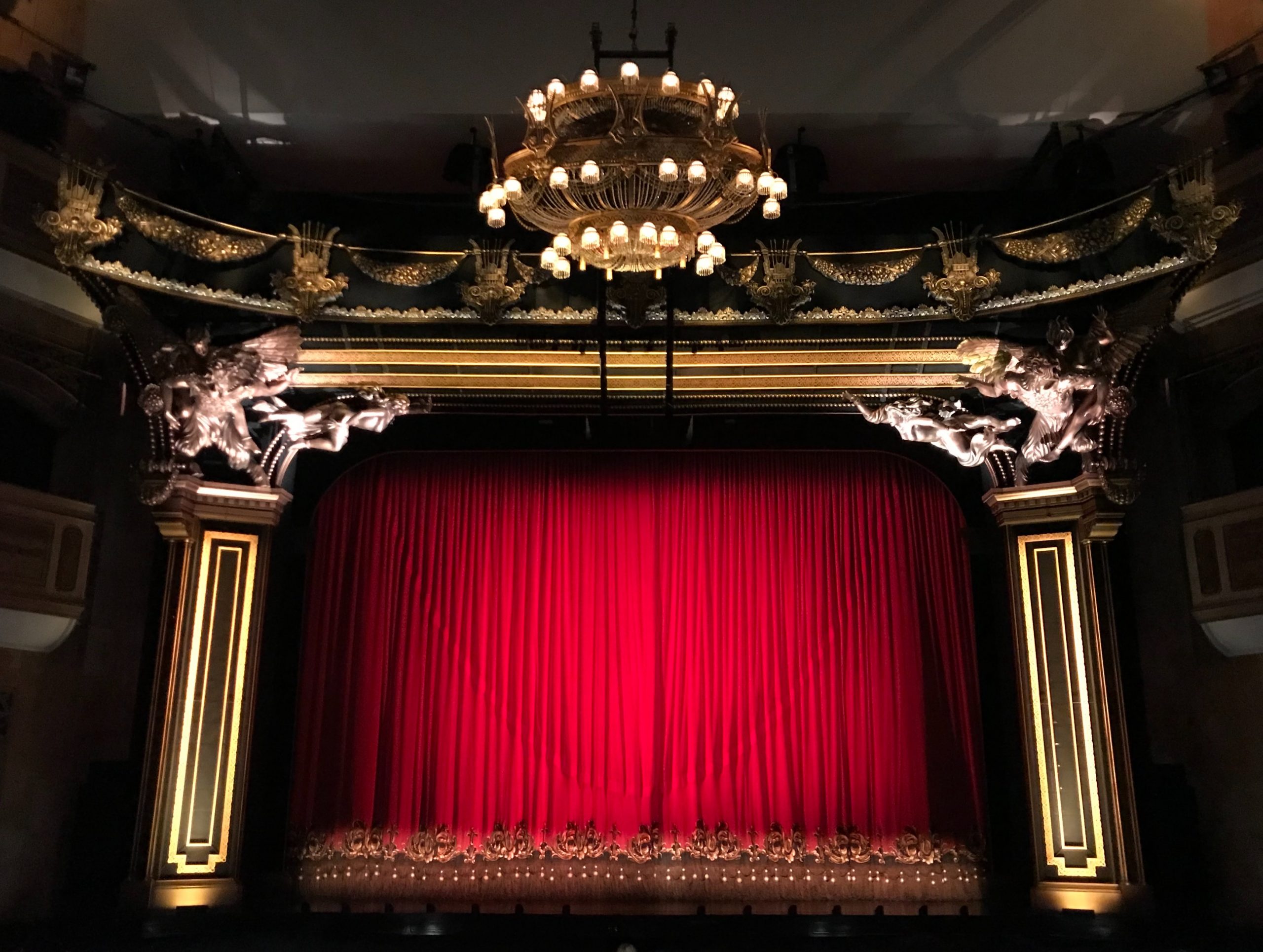Dinner and a Show – Vicar Ed Shoesmith